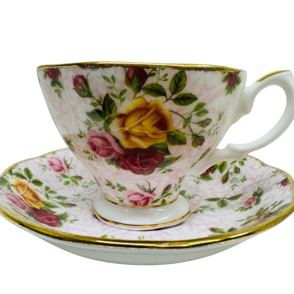 Royal Albert Old Country Roses Tea Cup & Saucer Soft Pink Lace - Picture 2 of 12